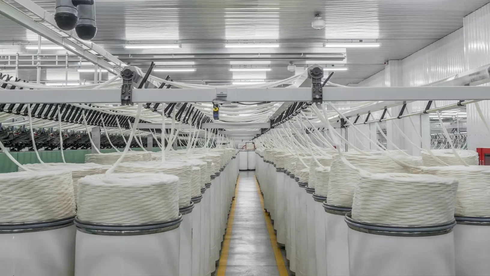 what-are-towels-made-of-a-guide-to-towel-production-dzee-home