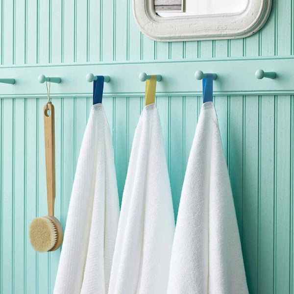 Hang Your Bath Towel Odors Out to Dry
